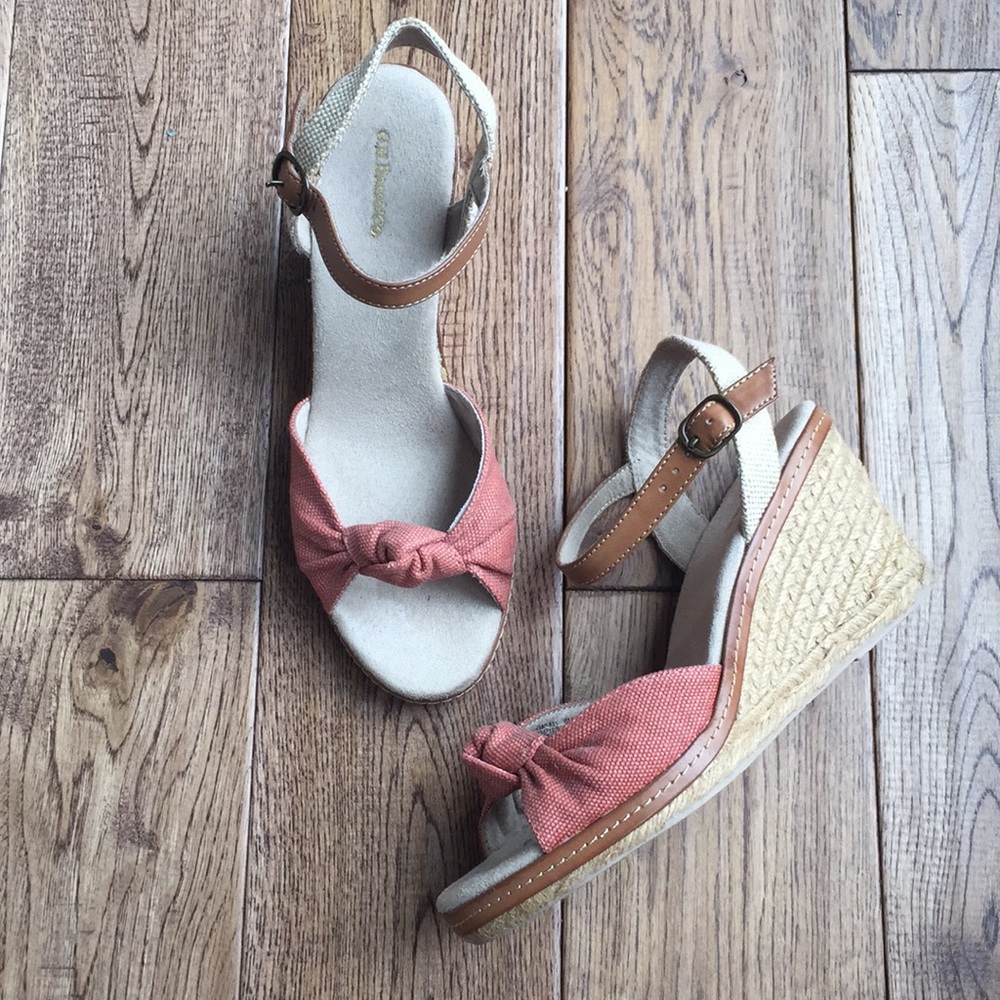 New! Very Cute Size 8 Wedge Heel Sandals